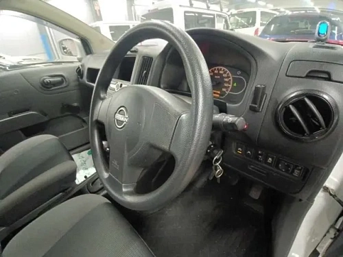 NISSAN AD 2022